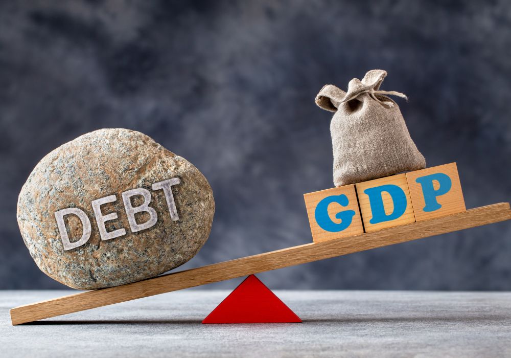 Assessing fiscal risks in advanced economies